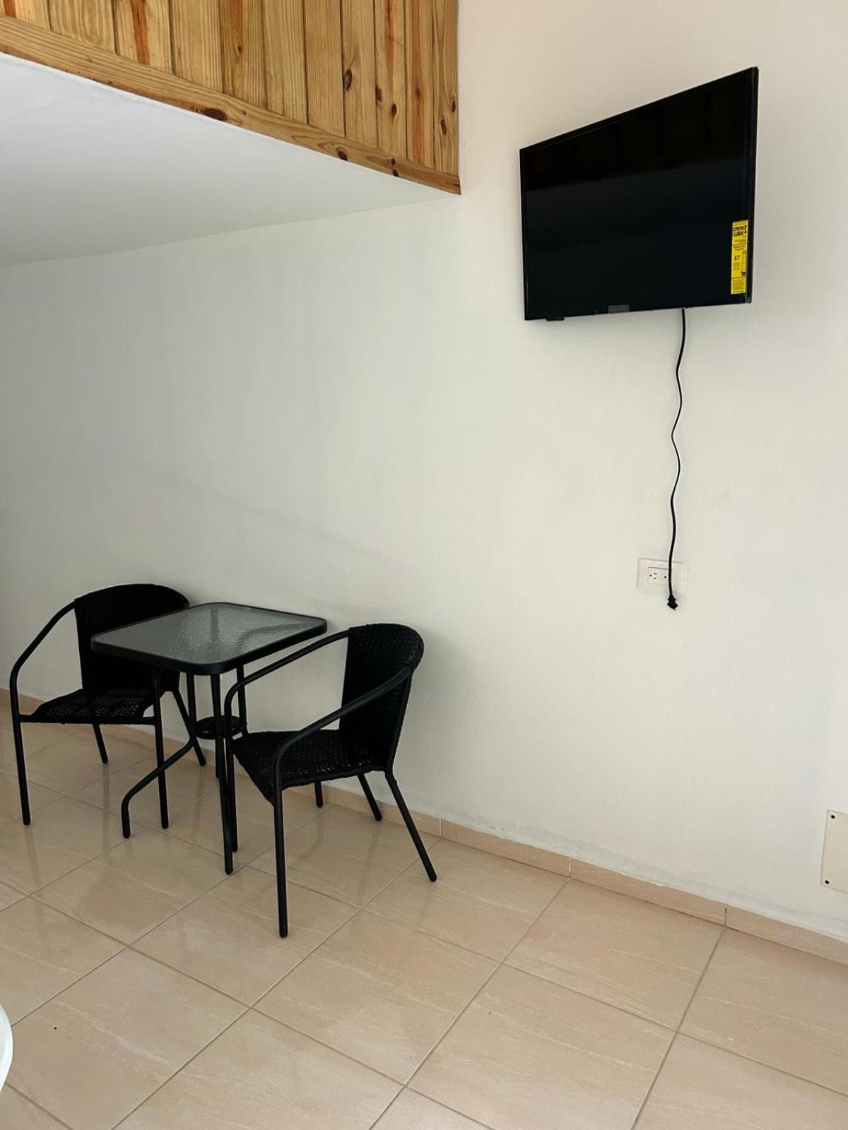 Hillmon'S Hotel Bar Lounge Sosúa Chambre photo
